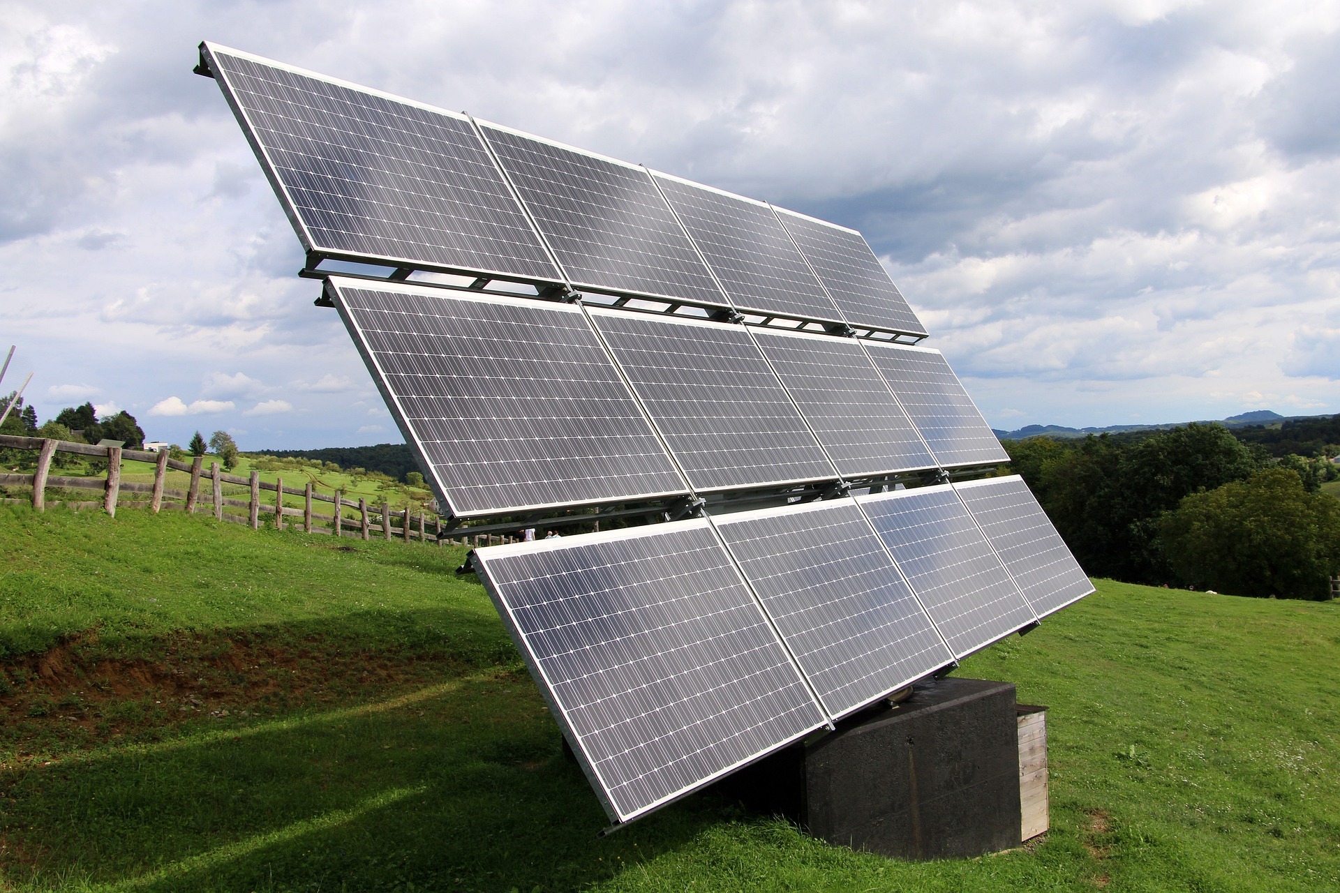 Reasons to Use Renewable Energy Solar Panels | myenergi